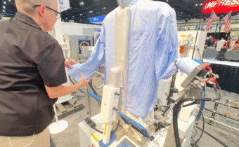 캐리 씨가 하이-스팀 터보 440을 선보이고 있다.