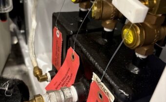 레귤레이터 밸브가 기능적이고 사용하기 쉽다